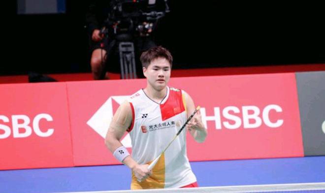 她在不同类 她在不同类