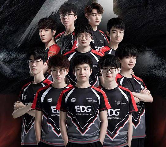 亚历山大 亚历山大