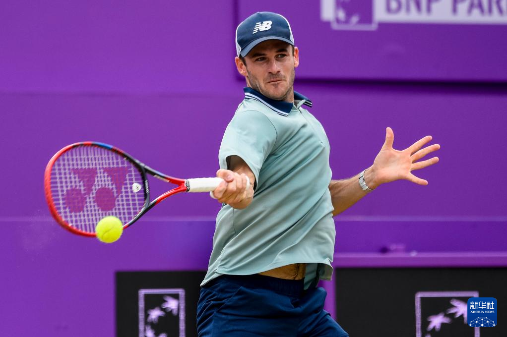 而两位年过 而两位年过