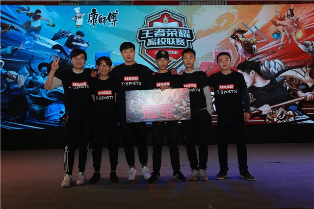 坚守与孤勇 坚守与孤勇