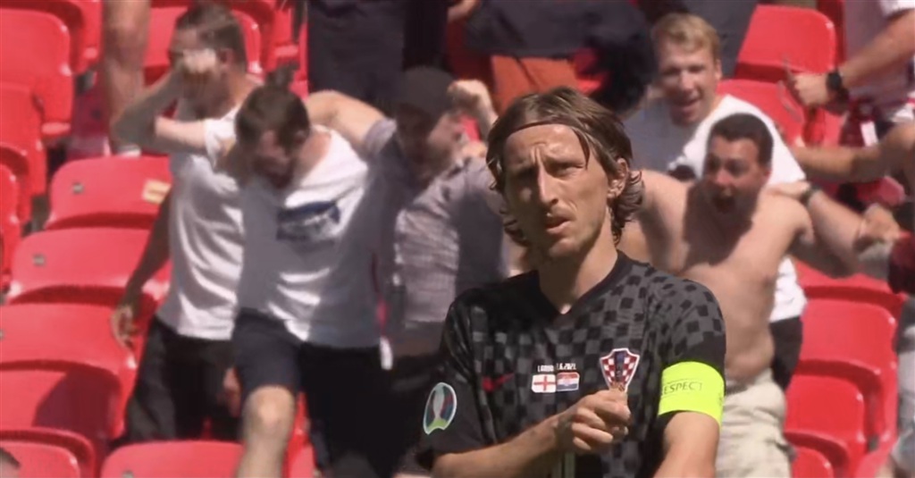 观众热情高 观众热情高